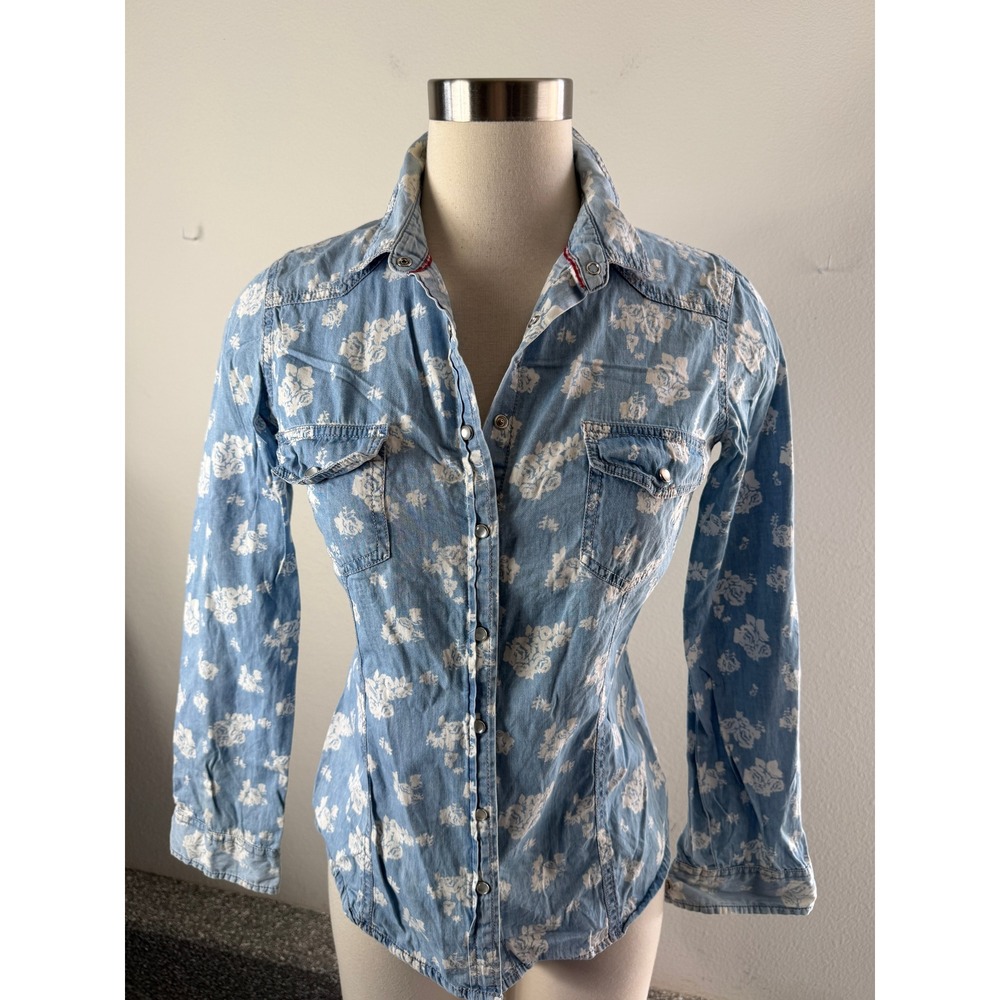 Forever 21 Womens Small Floral Denim Pearl Snap Up Shirt Blue White Western Top